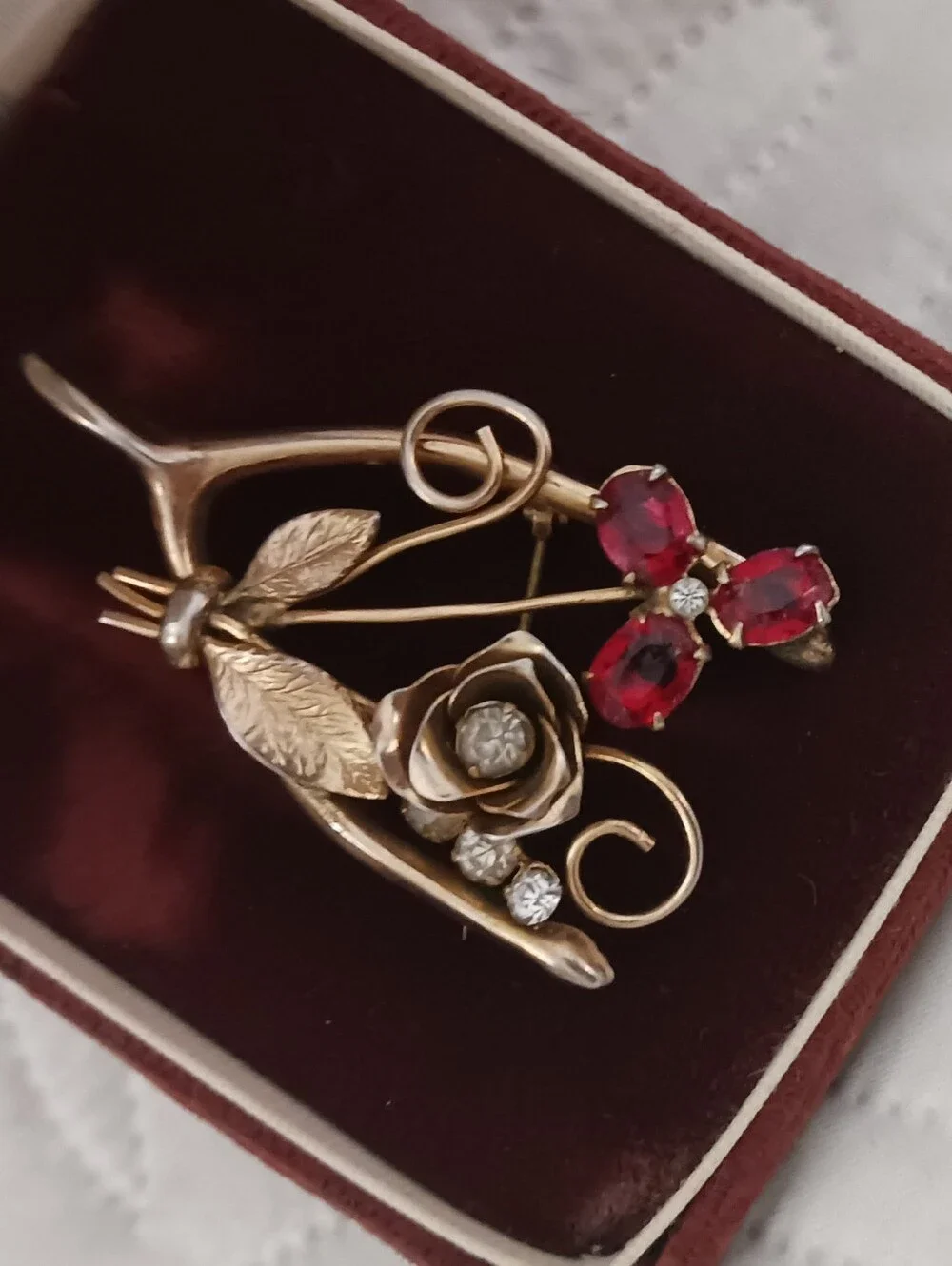 Coro Pegasus Wishbone Gold-Tone Floral Brooch with Prong Set Ruby Red Jewels
